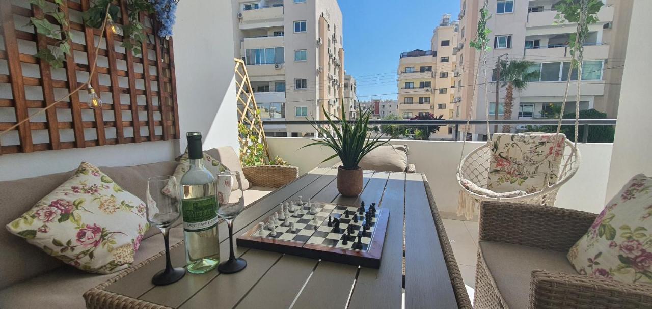 Ferienwohnung Stefaris "Koutsou Court 105" Larnaka Exterior foto